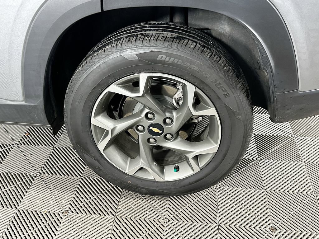 Used 2025 Chevrolet Trax LT image 35