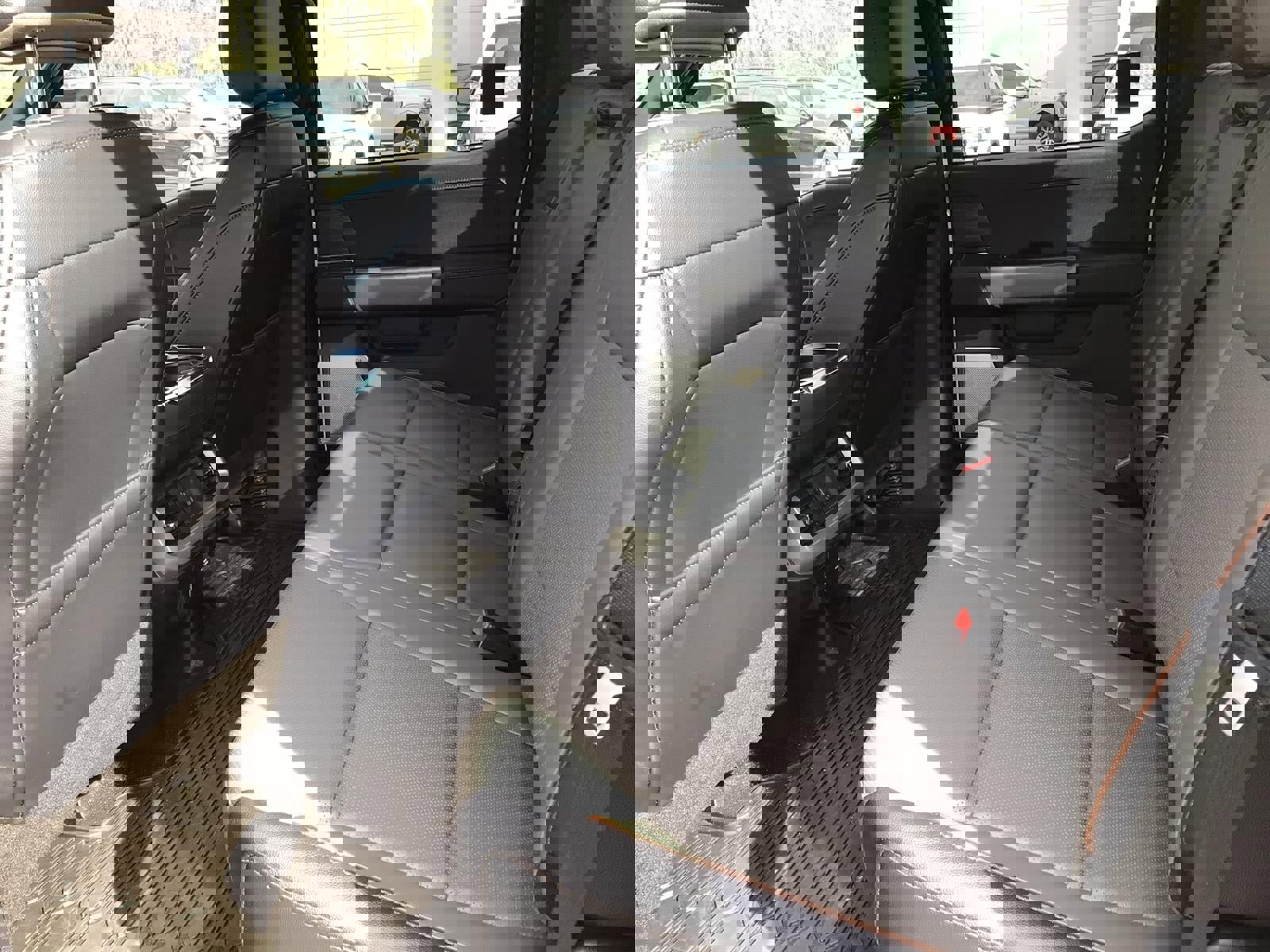 Used 2024 Ford F150 Lariat w/ FX4 Off-Road Package image 15