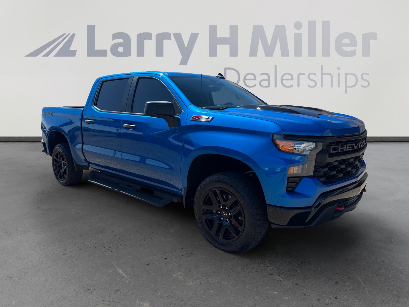 Used 2023 Chevrolet Silverado 1500 Custom Trail Boss AWD/4WD image 7