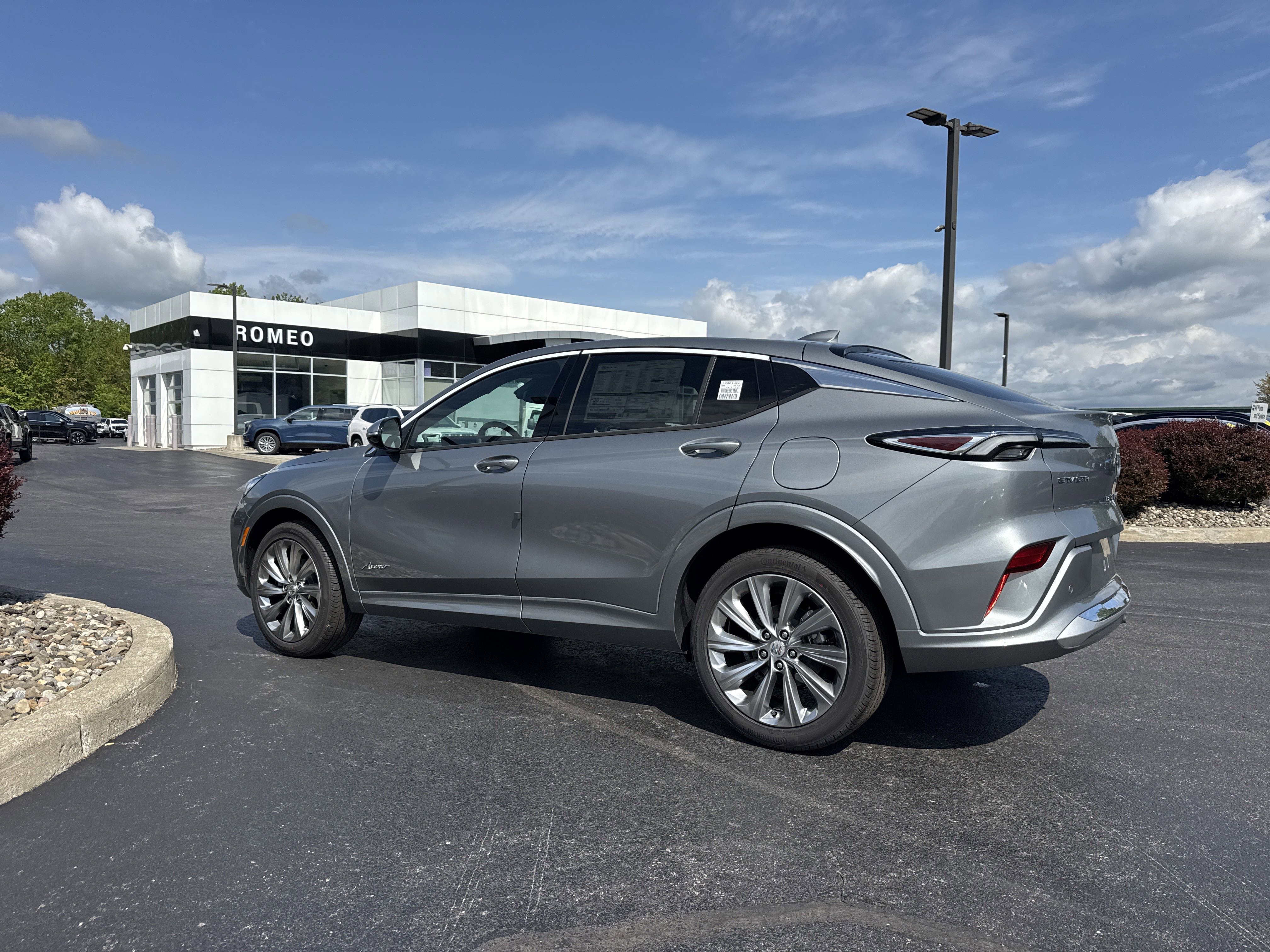 New 2025 Buick Envista Avenir image 8