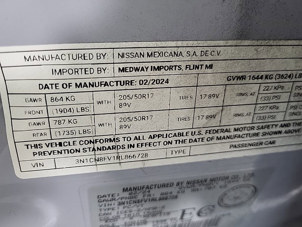Used 2024 Nissan Versa SR image 18