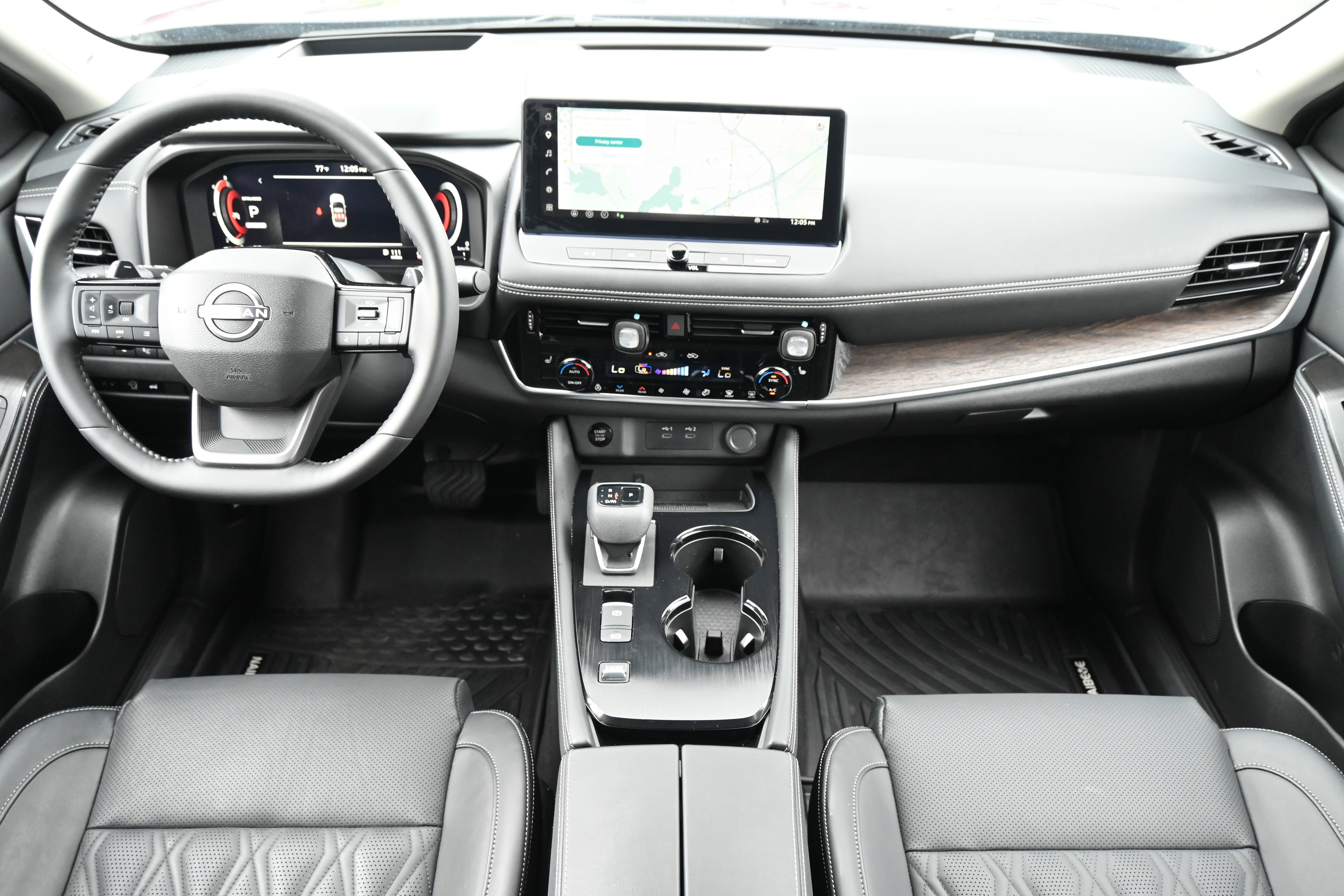 Used 2025 Nissan Rogue Platinum w/ Platinum Premium Package FWD image 28