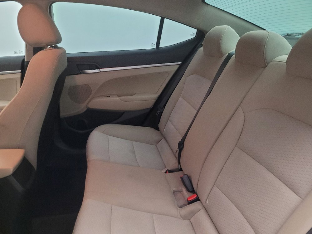 Used 2019 Hyundai Elantra SE image 18