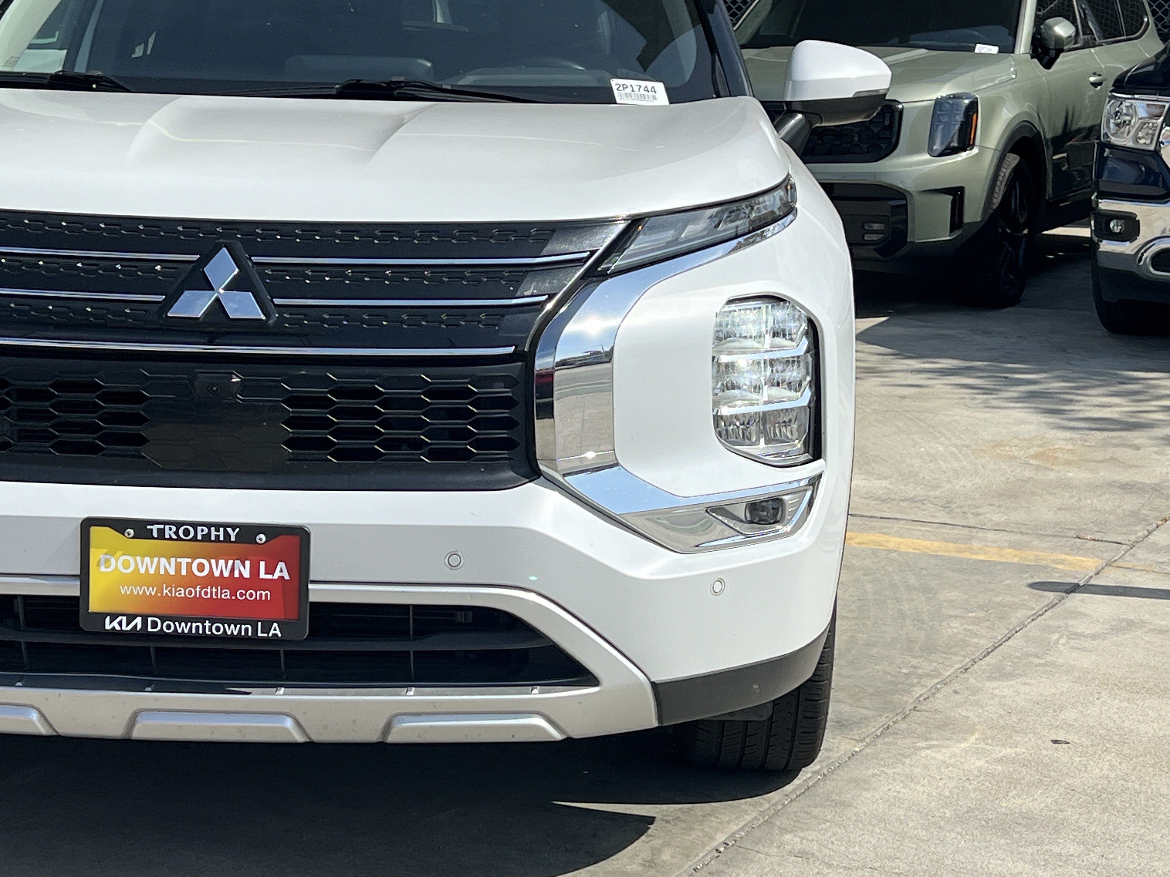 Used 2024 Mitsubishi Outlander SE FWD image 11