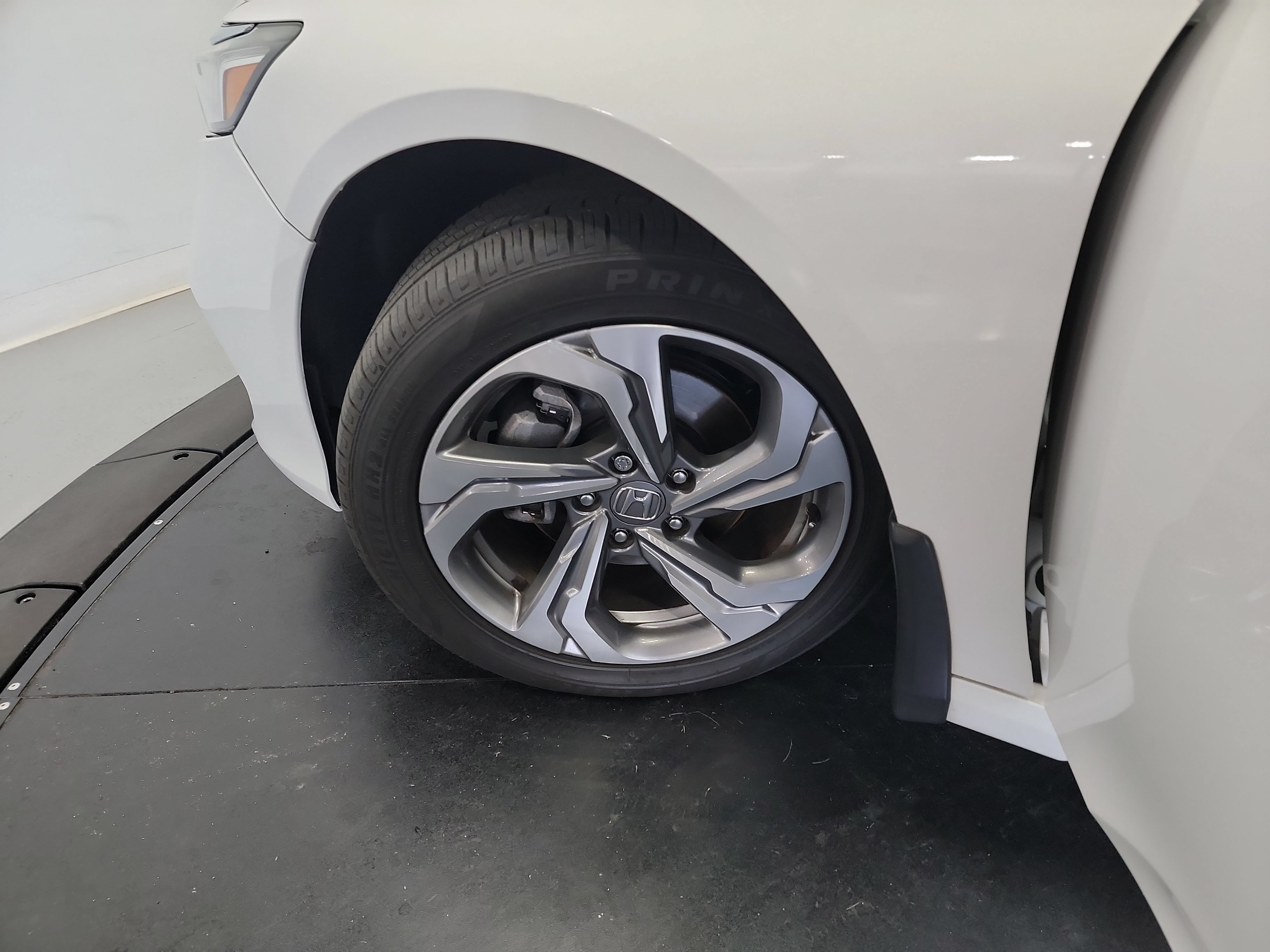 Used 2020 Honda Accord EX-L image 30