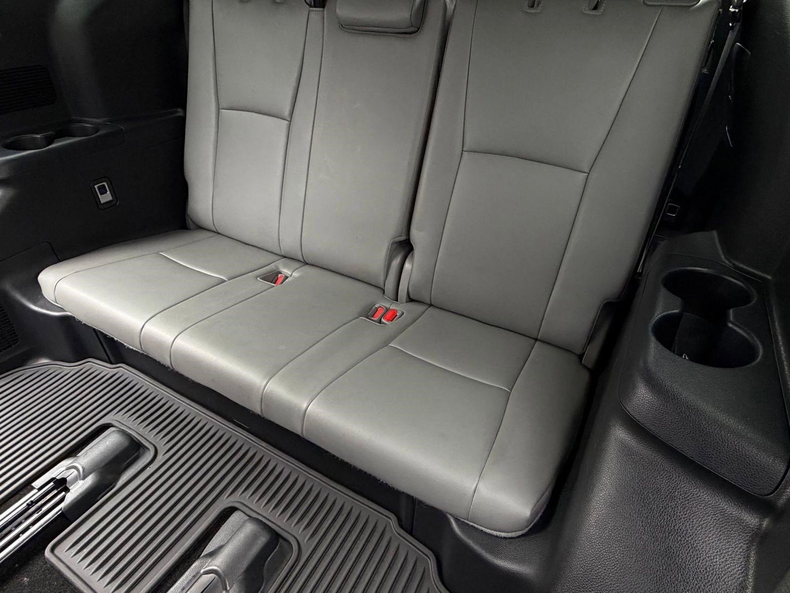 Used 2023 Toyota Highlander XLE image 25
