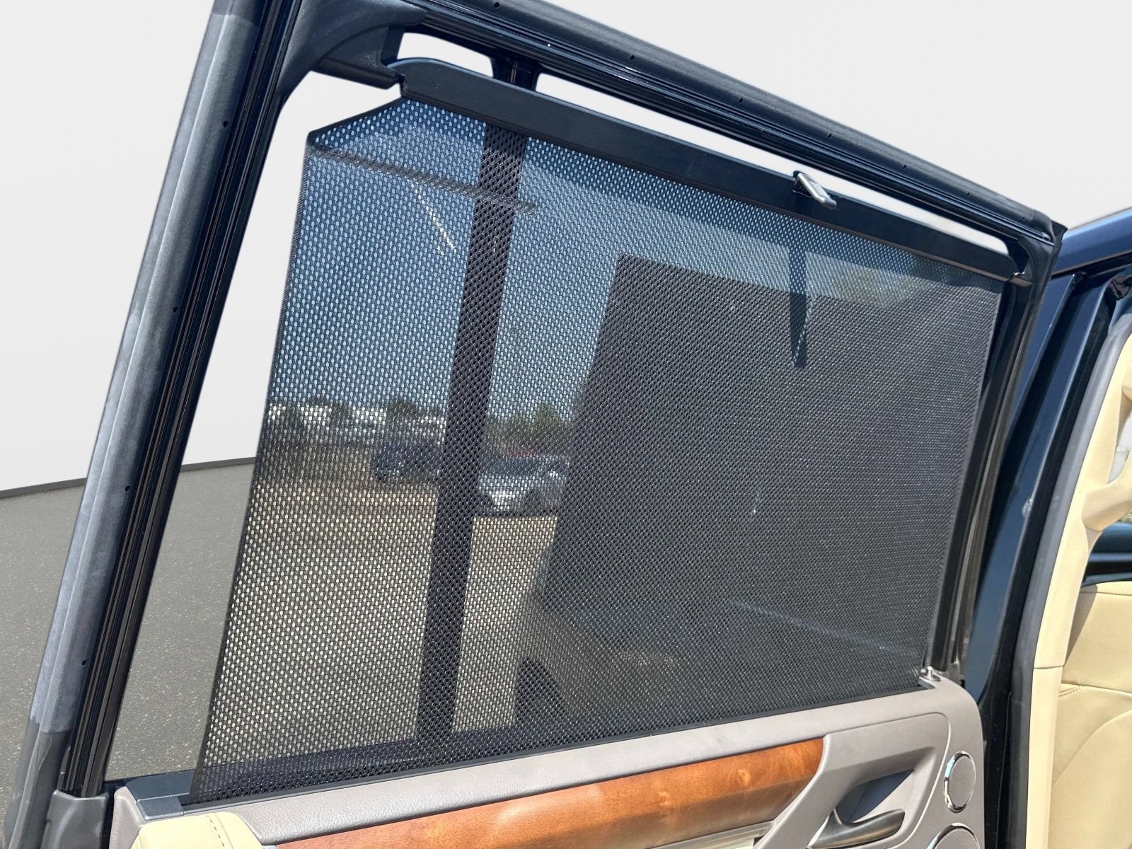 Used 2020 Lexus LX 570 4WD w/ 3rd Row & Luxury Pkg image 12