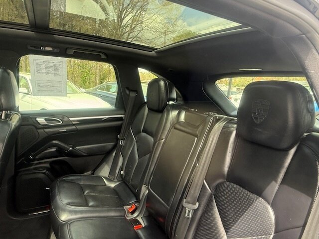 Used 2017 Porsche Cayenne Platinum Edition AWD/4WD image 25