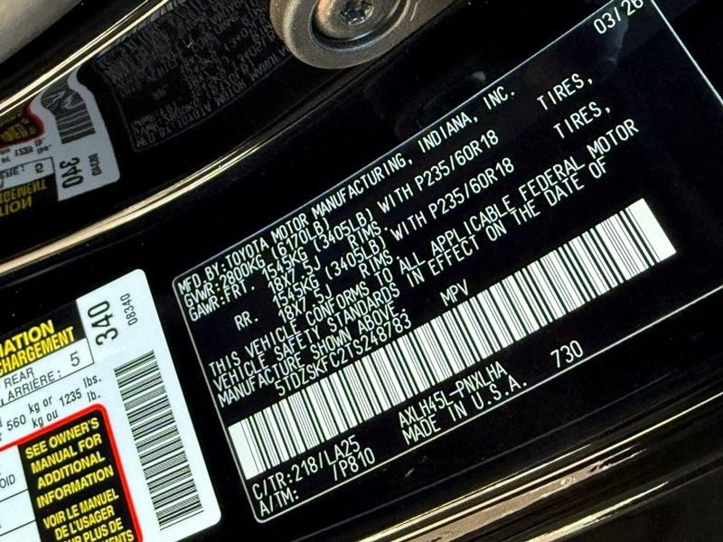 Used 2026 Toyota Sienna Limited image 32