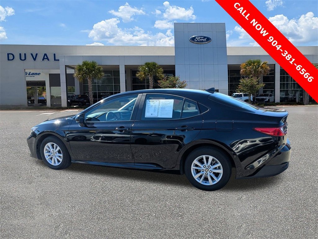 Used 2025 Toyota Camry LE image 7