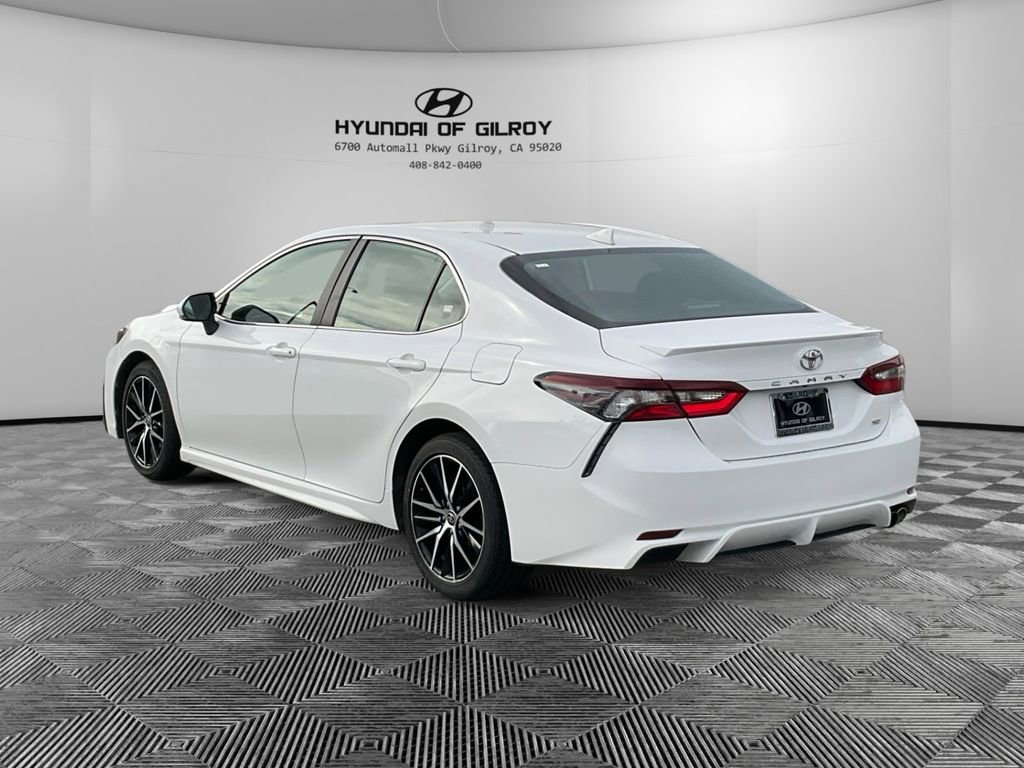 Used 2023 Toyota Camry SE image 7