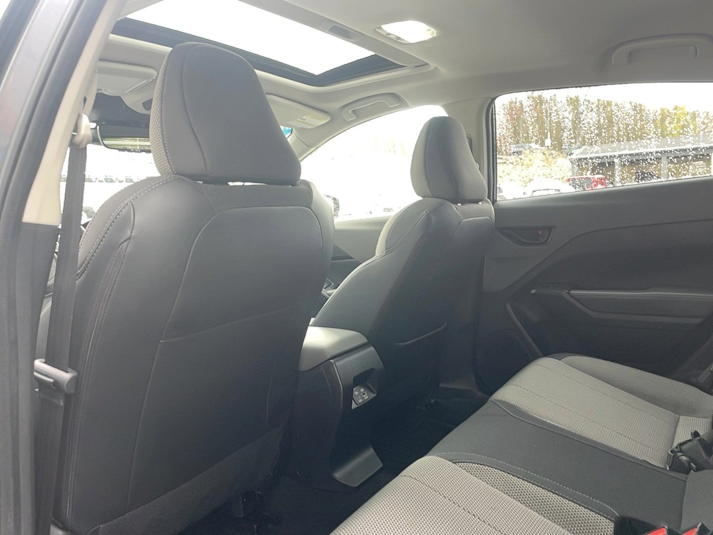 Used 2024 Subaru Crosstrek 2.0i Premium AWD/4WD image 6