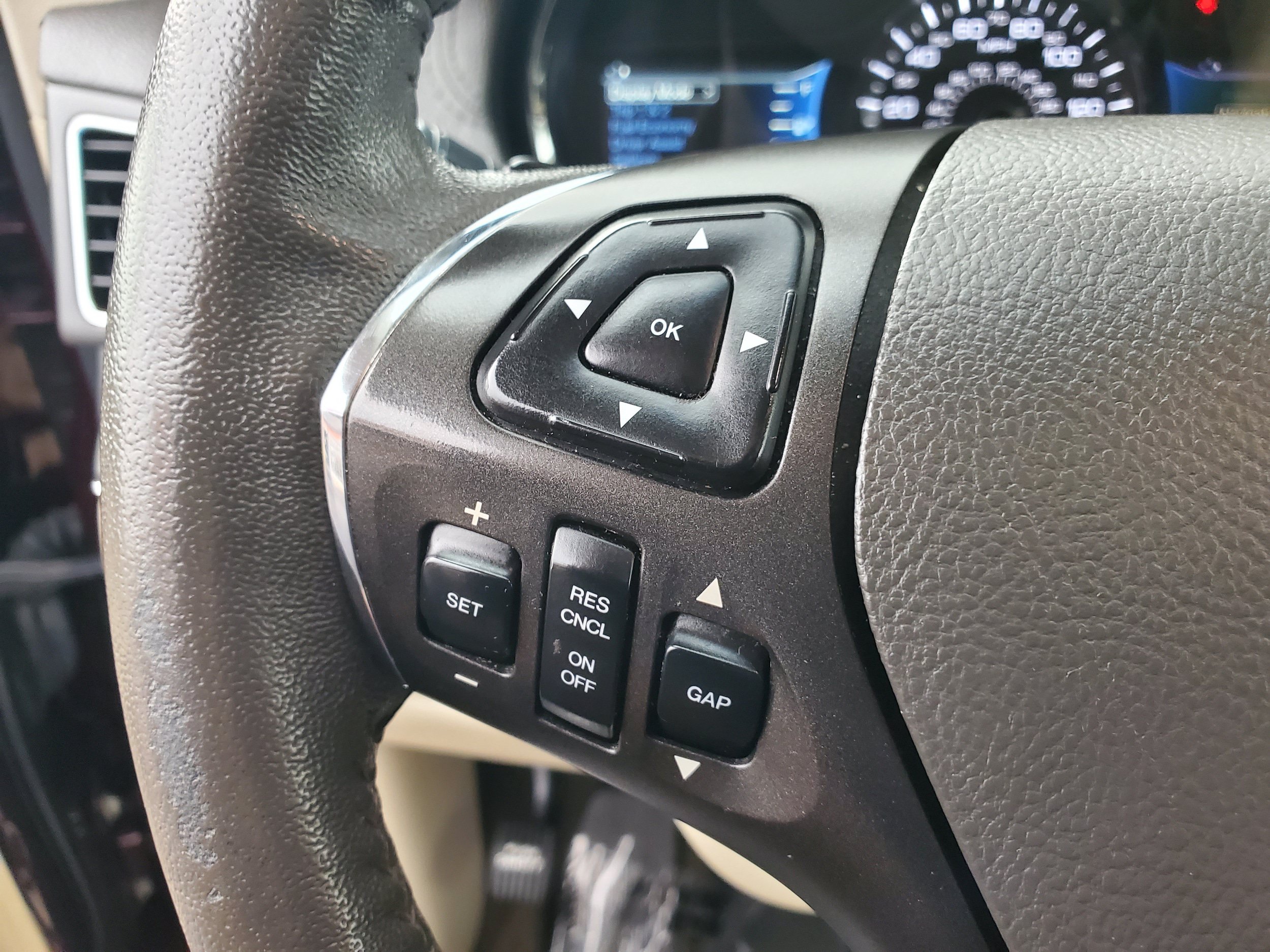Used 2019 Lincoln MKT AWD image 14