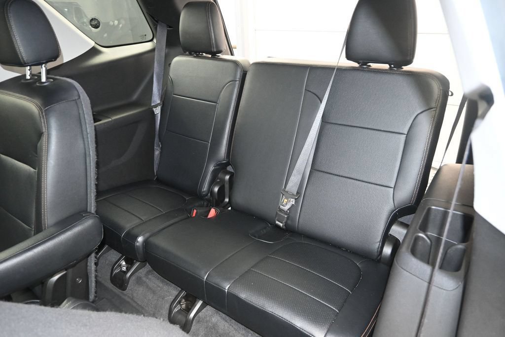 Used 2019 Chevrolet Traverse LT FWD image 19