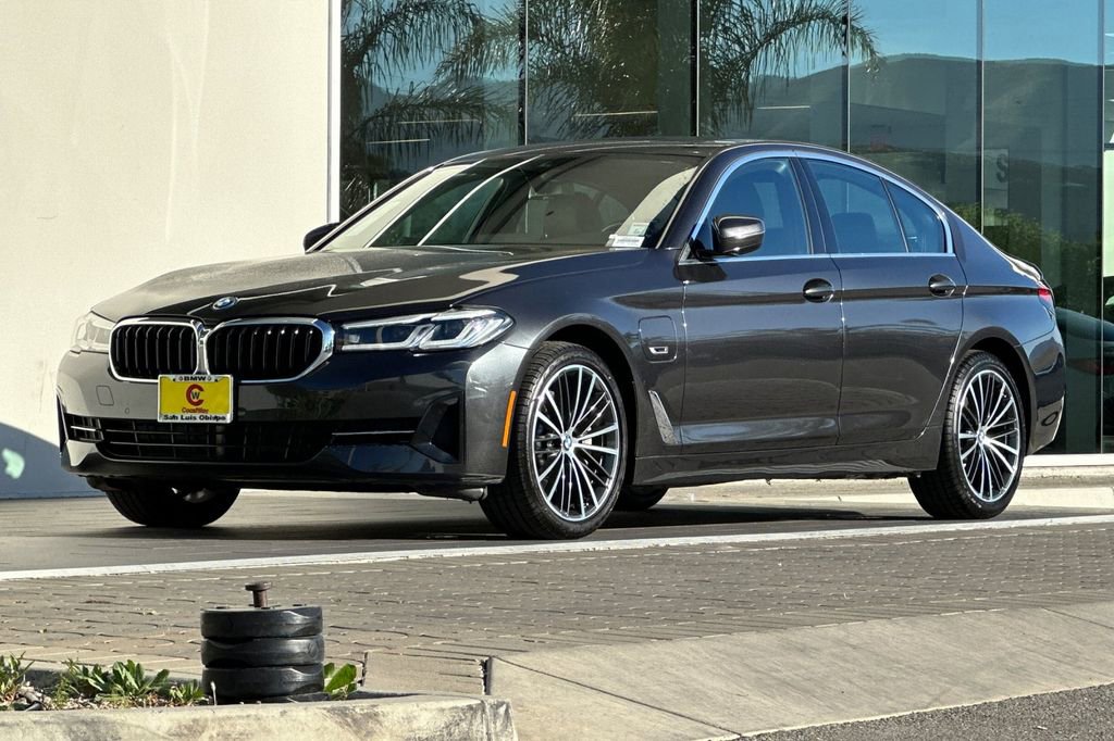 Used 2023 BMW 530e w/ Convenience Package image 7