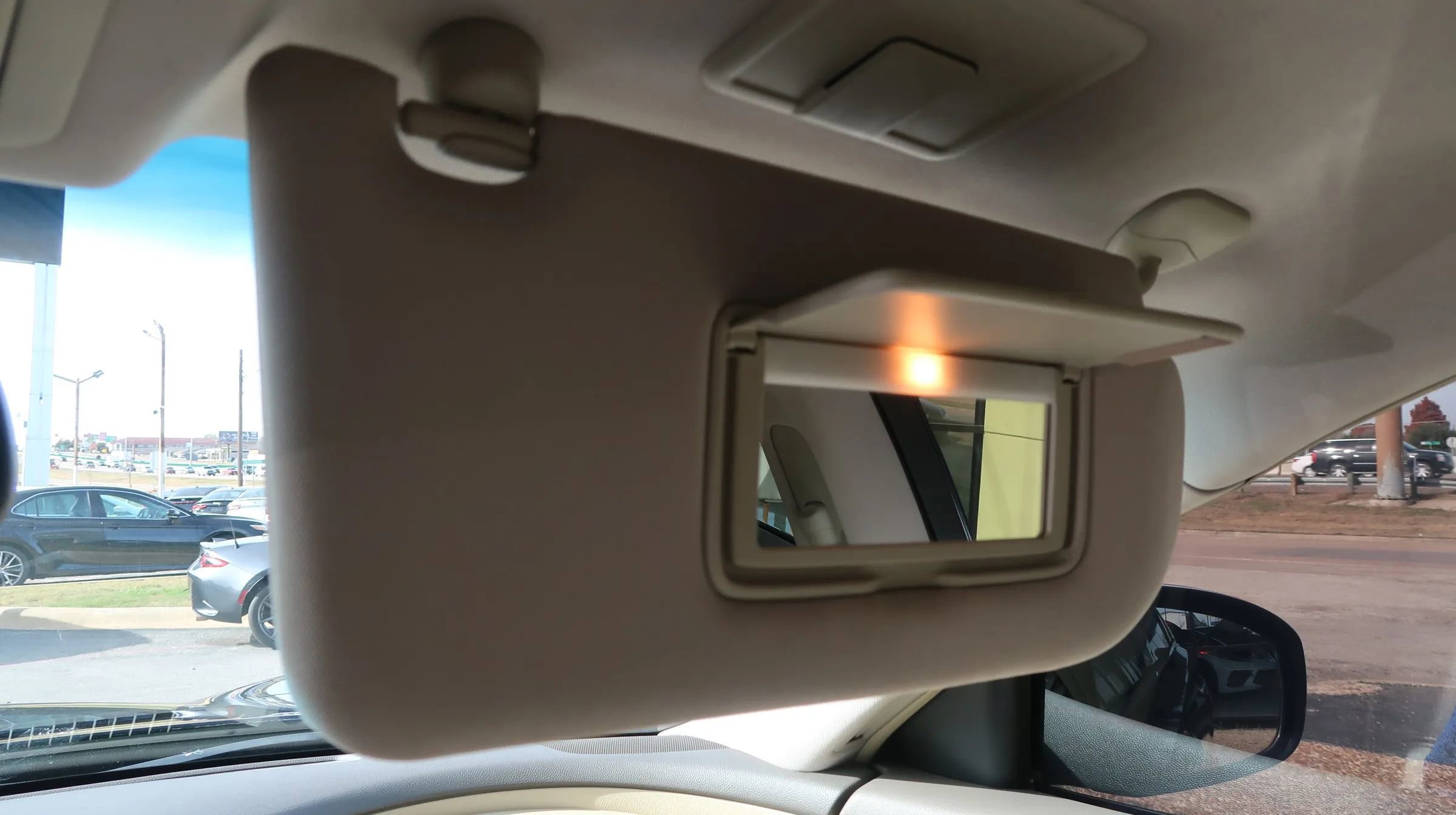 Used 2017 INFINITI QX70 3.7 w/ Premium Package image 39