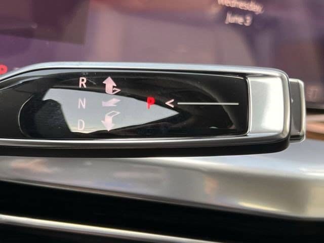 New 2026 Cadillac Escalade ESV Platinum Luxury AWD/4WD image 17