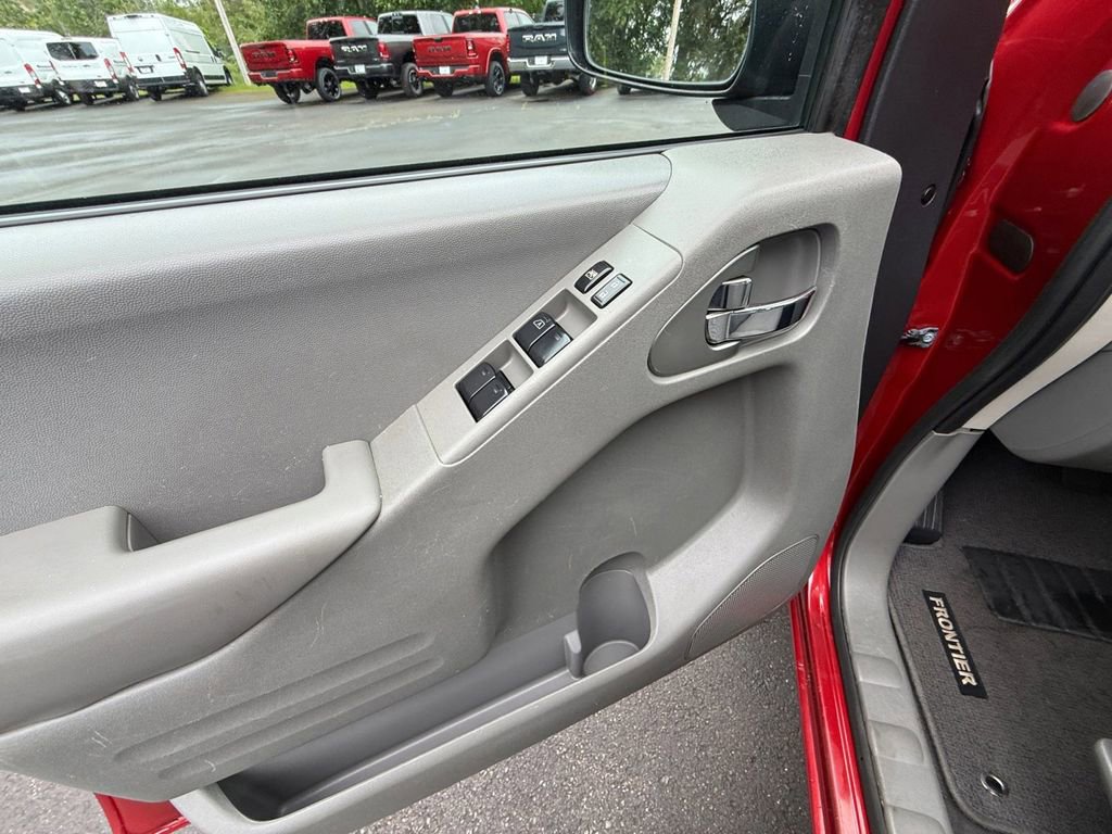 Used 2021 Nissan Frontier SV AWD/4WD image 12