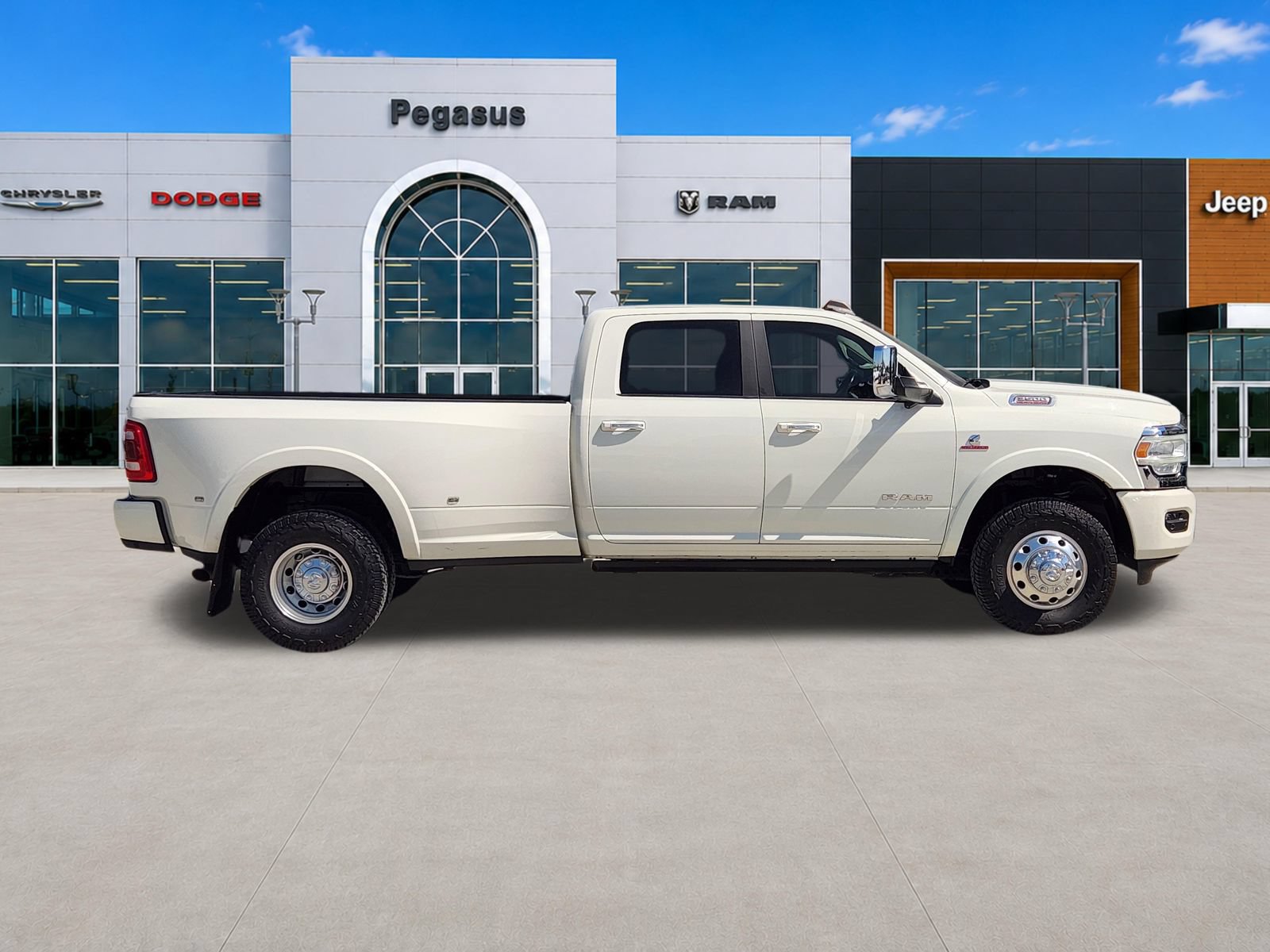 Used 2021 RAM 3500 Laramie AWD/4WD image 7
