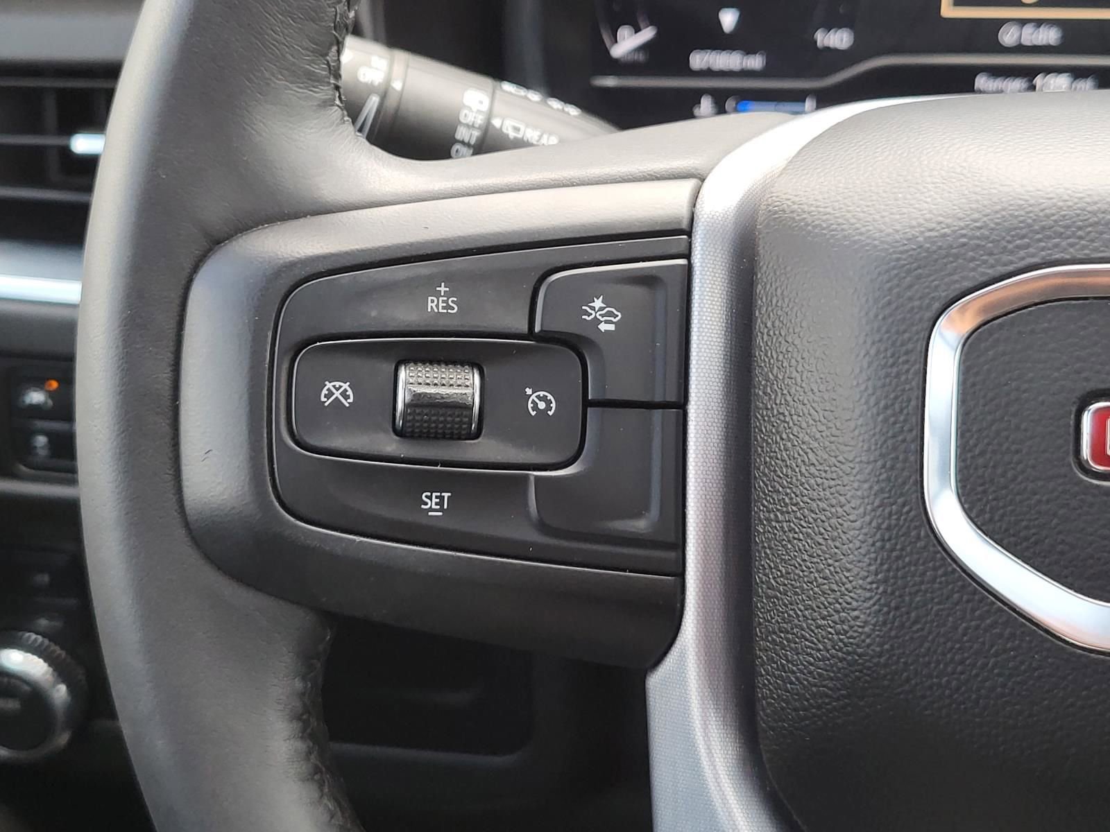 Used 2023 GMC Yukon XL SLT AWD/4WD image 31