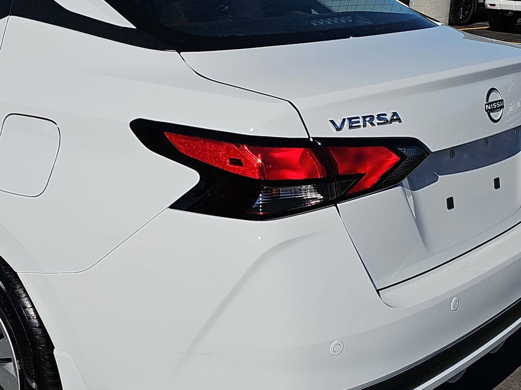 Used 2025 Nissan Versa S w/ Trunk Package image 37