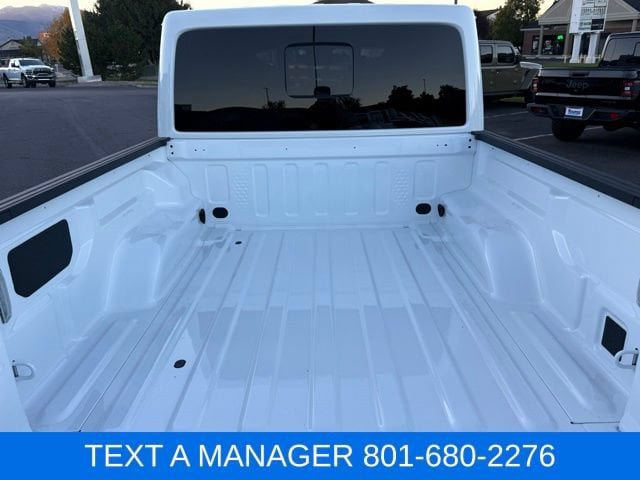 Used 2025 Jeep Gladiator Sport AWD/4WD image 12