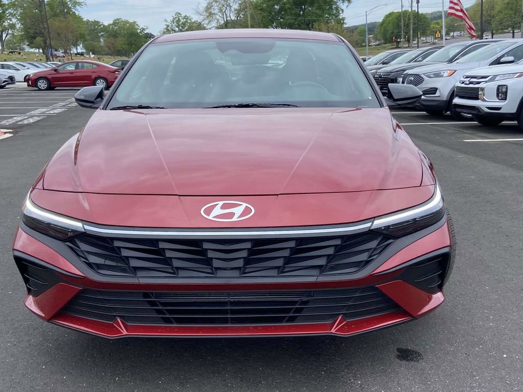 Certified 2025 Hyundai Elantra Sport FWD image 8