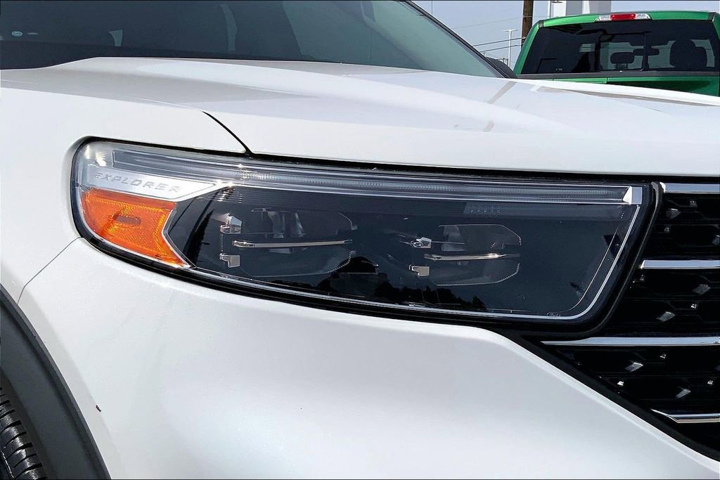 Used 2020 Ford Explorer XLT w/ Equipment Group 202A RWD image 32