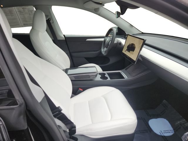 Used 2025 Tesla Model Y Long Range image 17