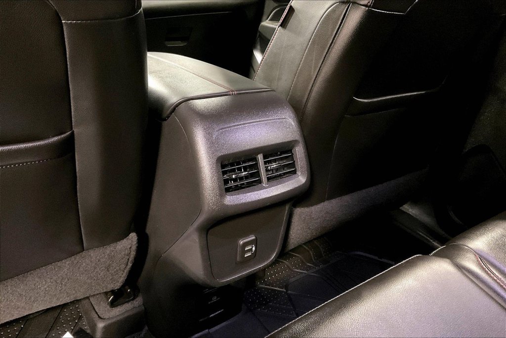 Used 2022 Chevrolet Equinox RS w/ RS Leather Package FWD image 30