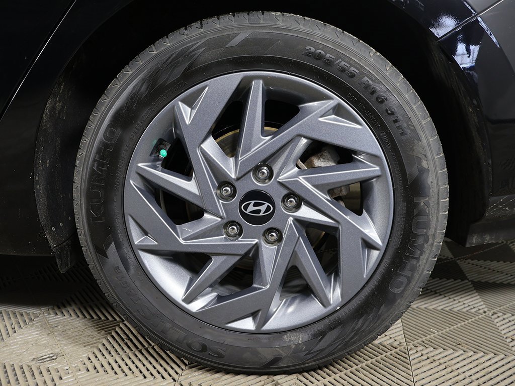 Certified 2024 Hyundai Elantra SEL image 17