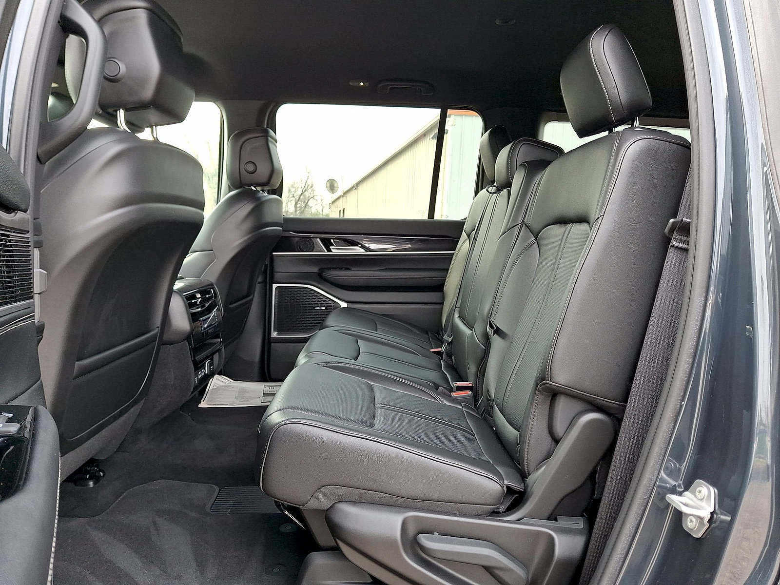 New 2024 Jeep Wagoneer 4WD w/ HD Trailer Tow Package image 13