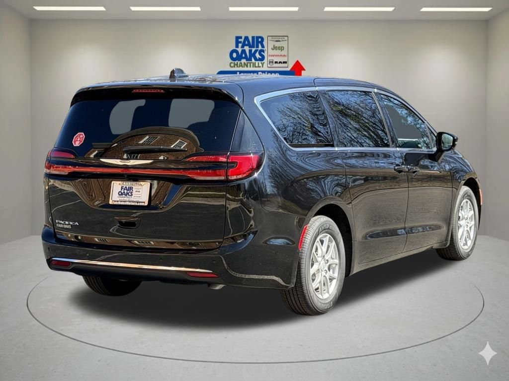 New 2026 Chrysler Pacifica Select FWD image 6