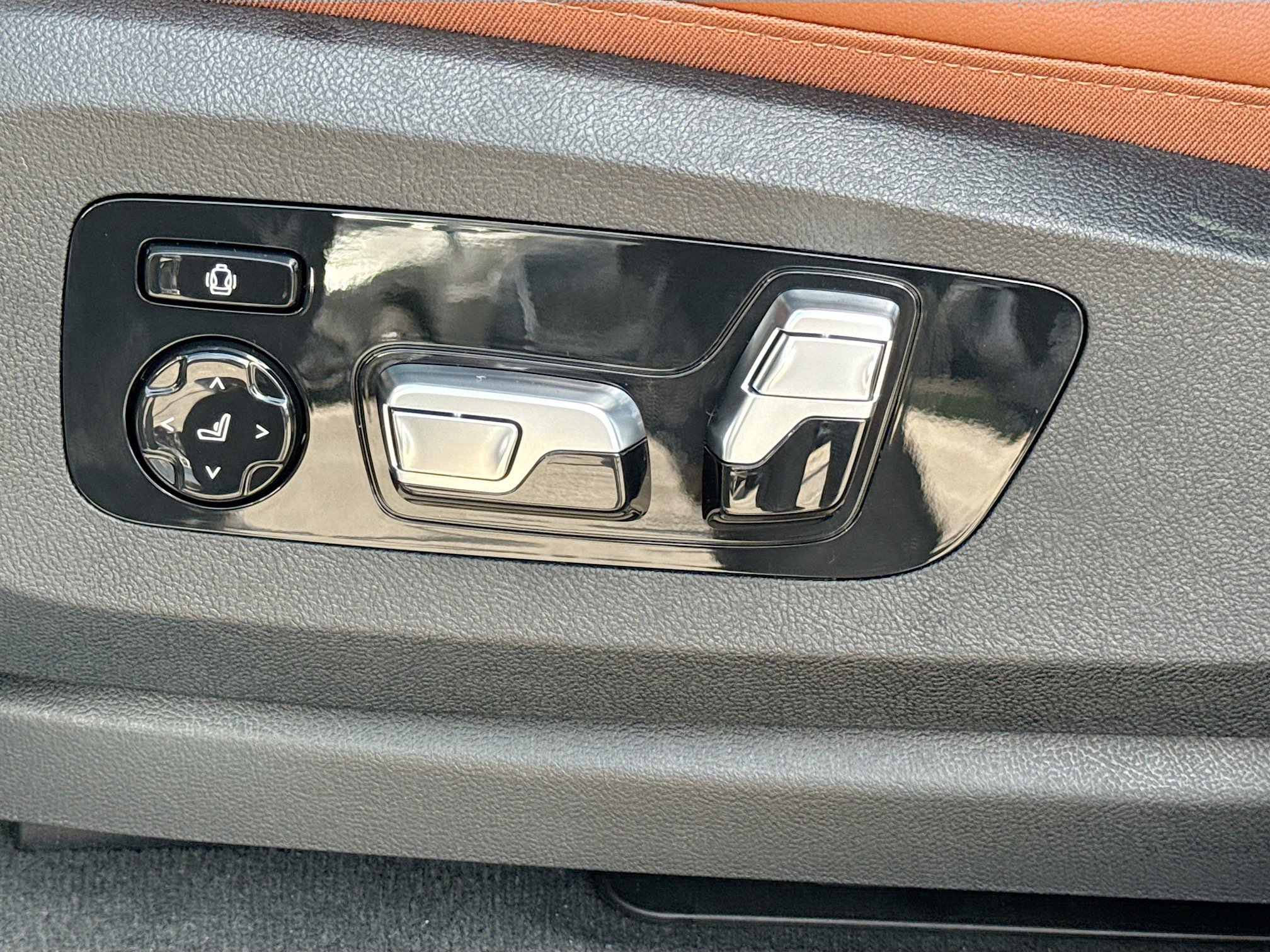 New 2026 BMW X5 M60i image 26