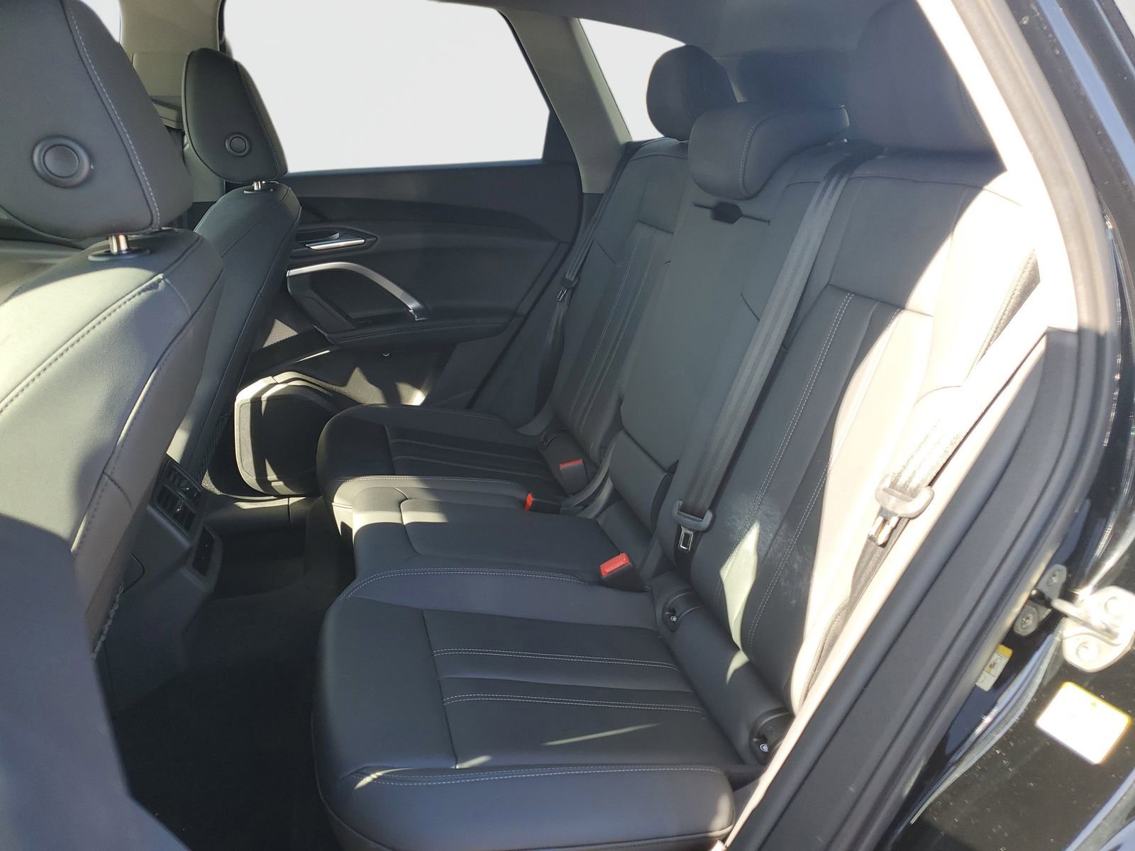 Used 2025 Audi Q5 Premium w/ Convenience Package image 14