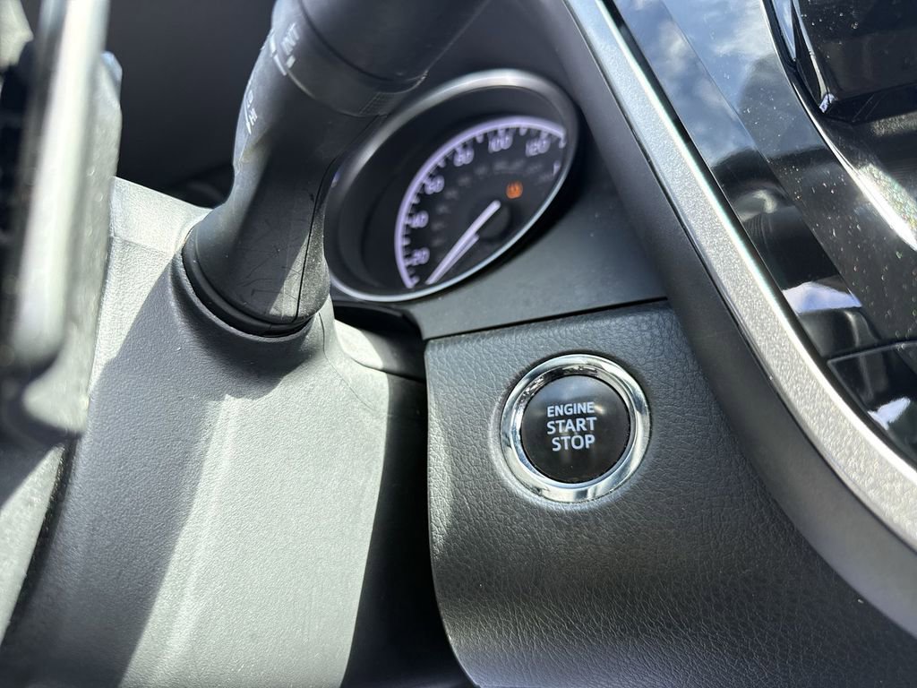 Used 2024 Toyota Camry SE w/ Convenience Package image 14