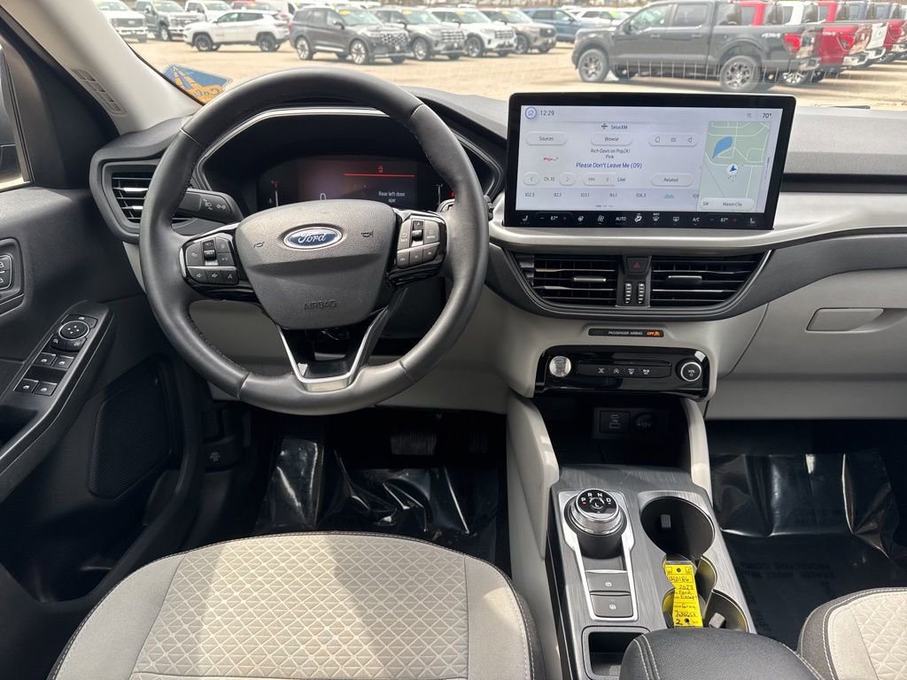 Used 2023 Ford Escape Active w/ Tech Pack #1 AWD/4WD image 6