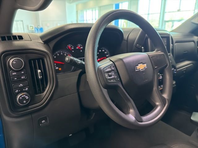 Used 2023 Chevrolet Silverado 1500 Custom image 16