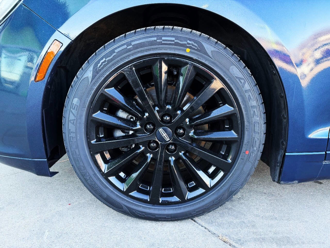 Used 2017 Lincoln MKZ Premiere image 55