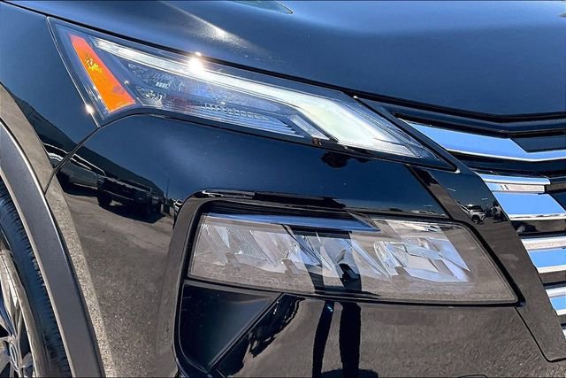 Certified 2026 Nissan Rogue SV FWD image 29