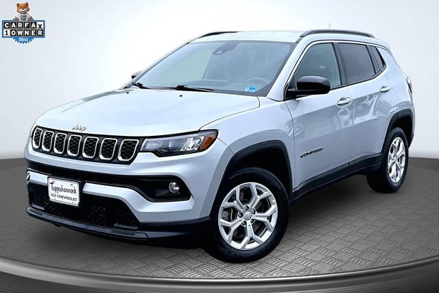 Used 2024 Jeep Compass Latitude AWD/4WD image 1