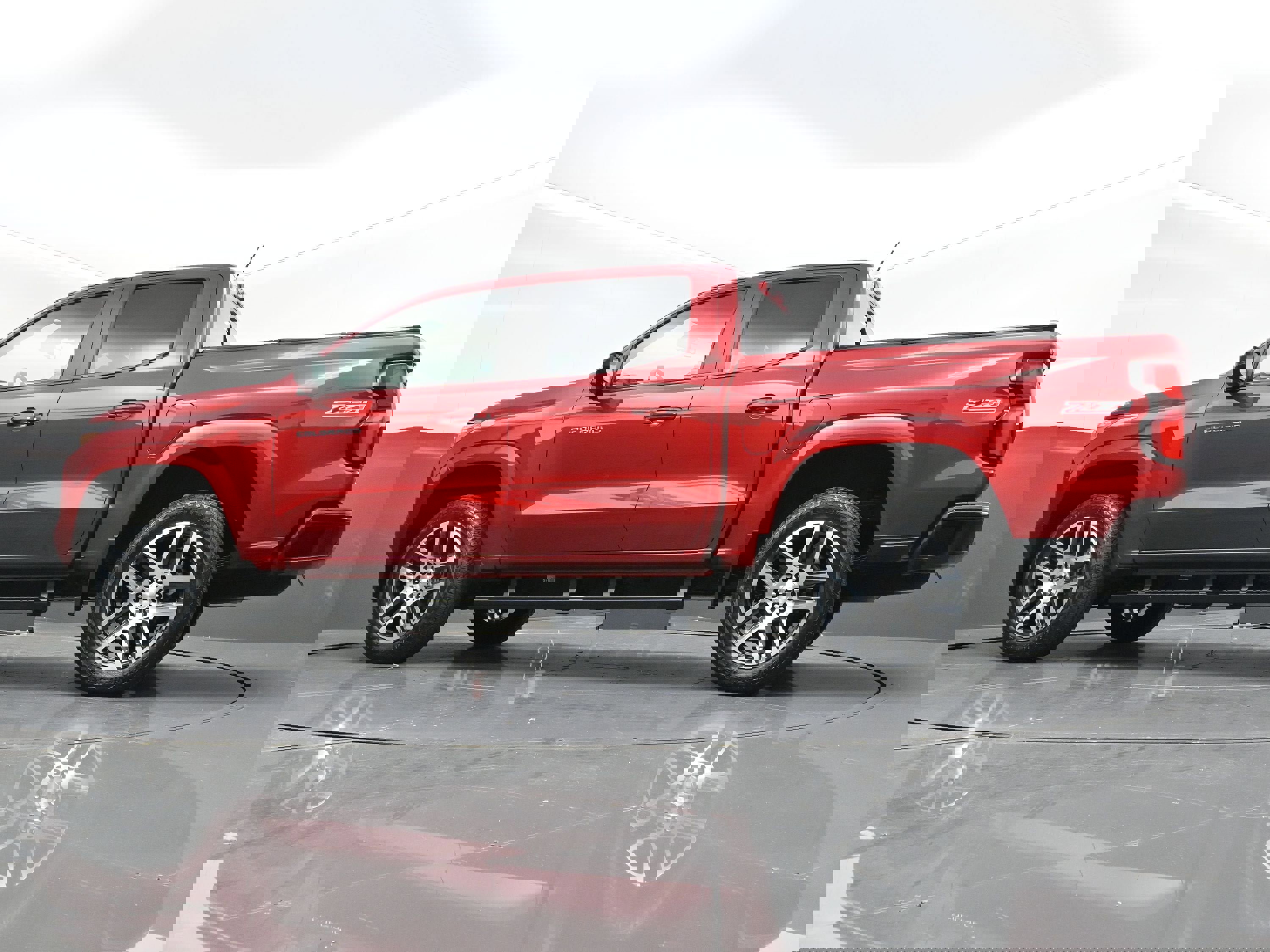 Used 2024 Chevrolet Colorado Z71 w/ Z71 Convenience Package 2 image 42