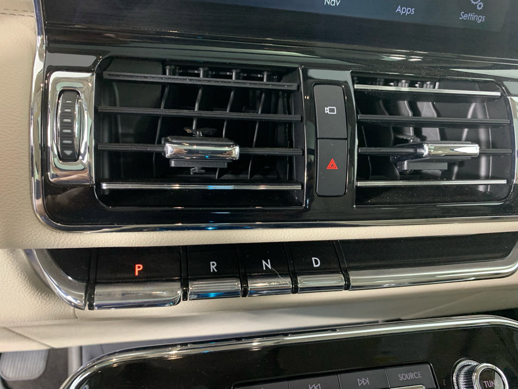Used 2021 Lincoln Navigator Reserve w/ Luxury Package image 24