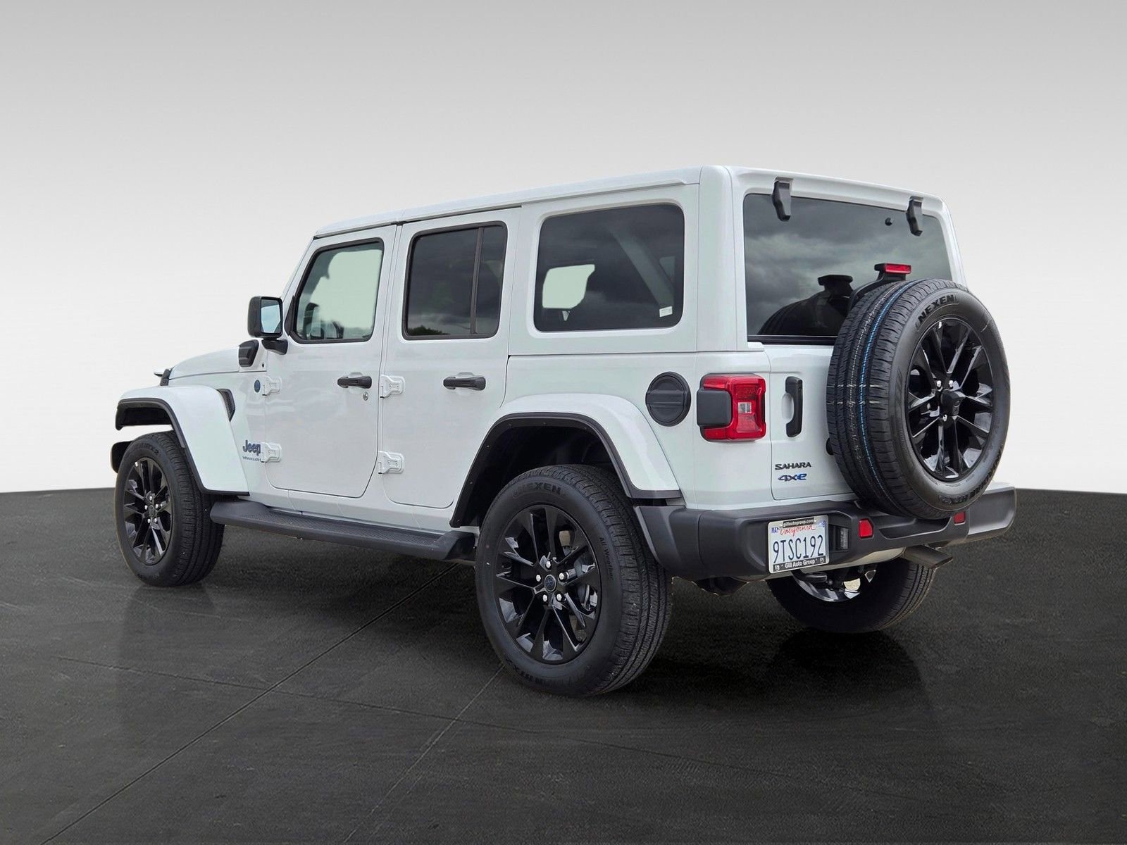 Used 2025 Jeep Wrangler Unlimited Sahara AWD/4WD image 6
