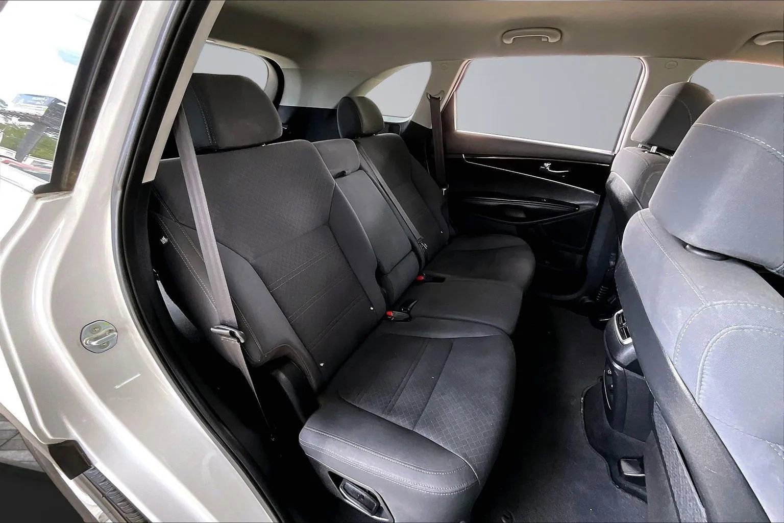 Used 2017 Kia Sorento LX image 22