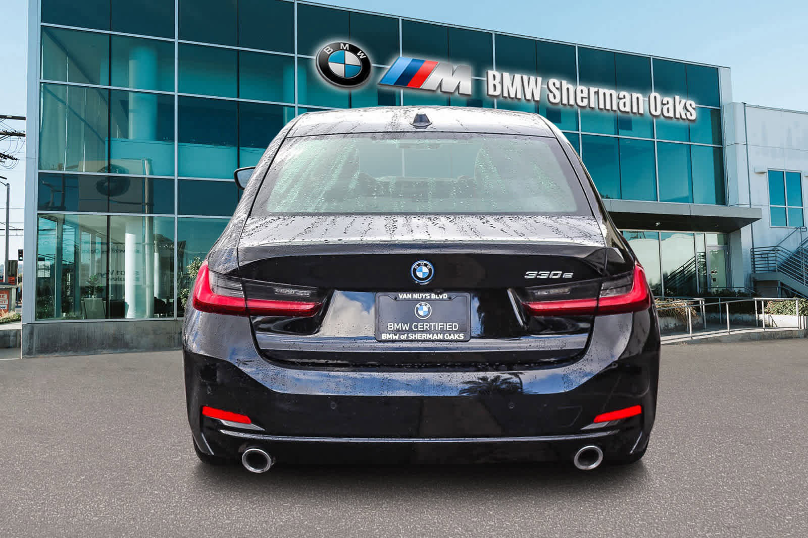 Certified 2023 BMW 330e w/ Driving Assistance Package image 5