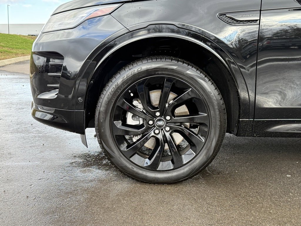 Certified 2025 Land Rover Discovery Sport Dynamic SE image 10