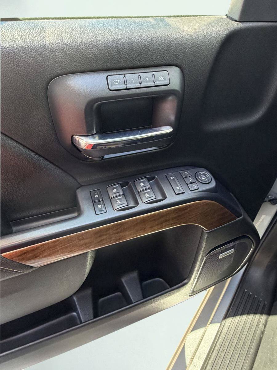 Used 2018 Chevrolet Silverado 1500 LTZ w/ LTZ Plus Package AWD/4WD image 3