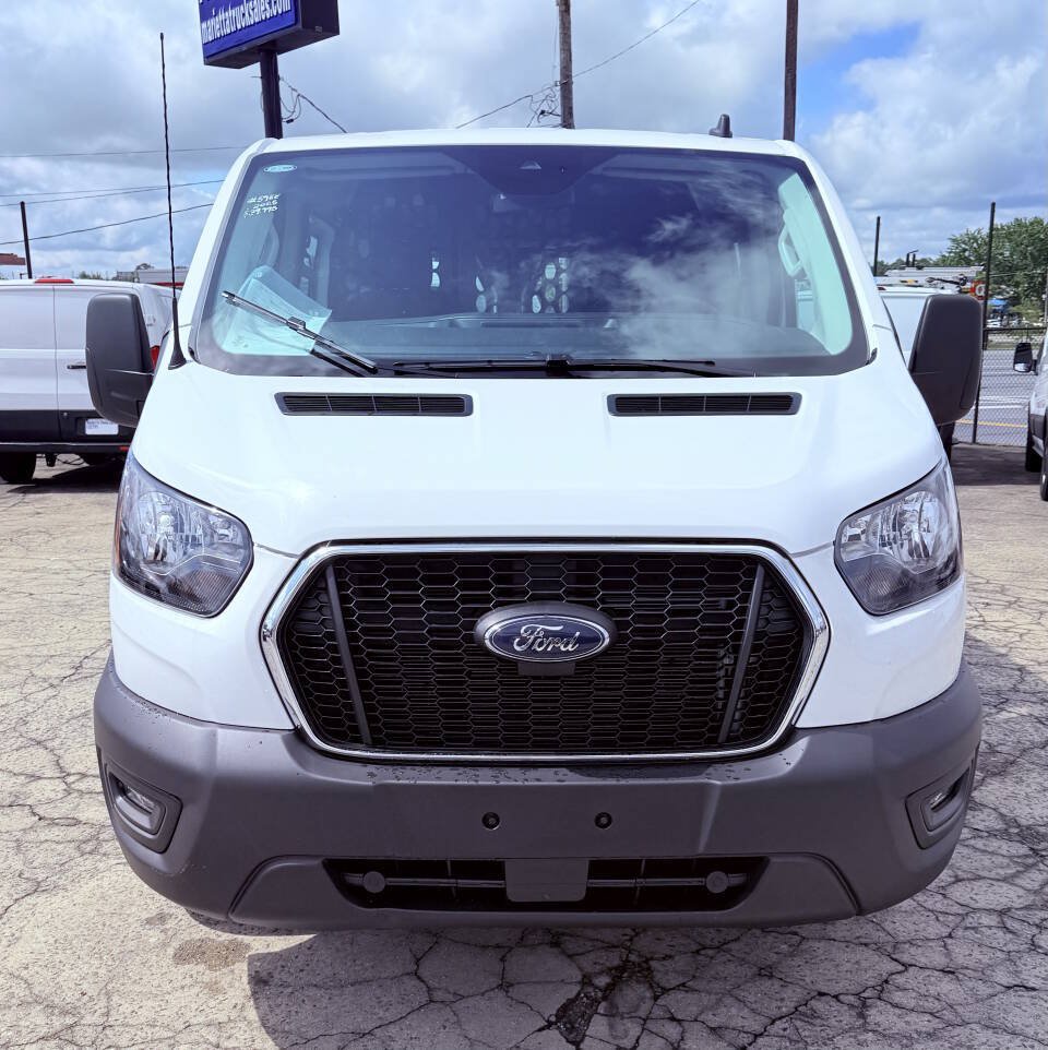 Used 2025 Ford Transit 250 Low Roof w/ Exterior Upgrade Package RWD image 3
