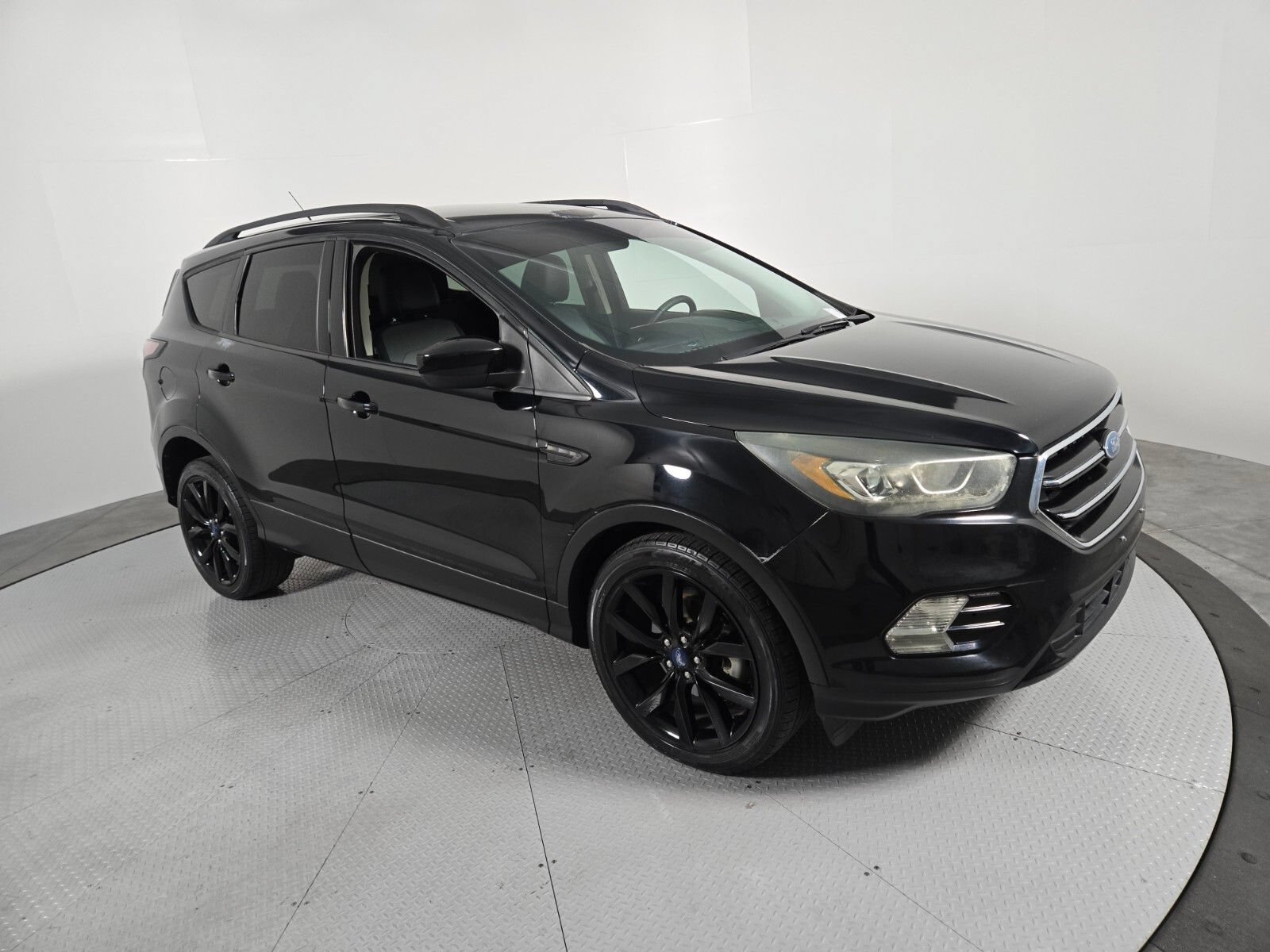 Used 2017 Ford Escape SE w/ Equipment Group 201A FWD image 15